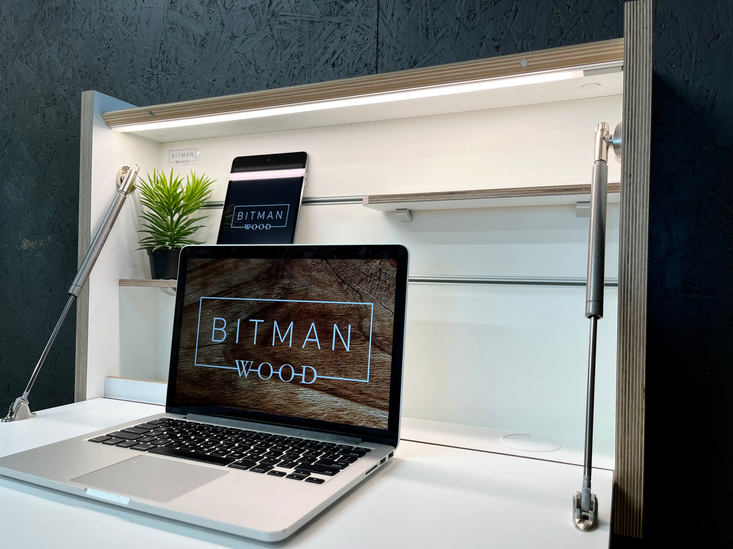 STANDING DESK• Premium White