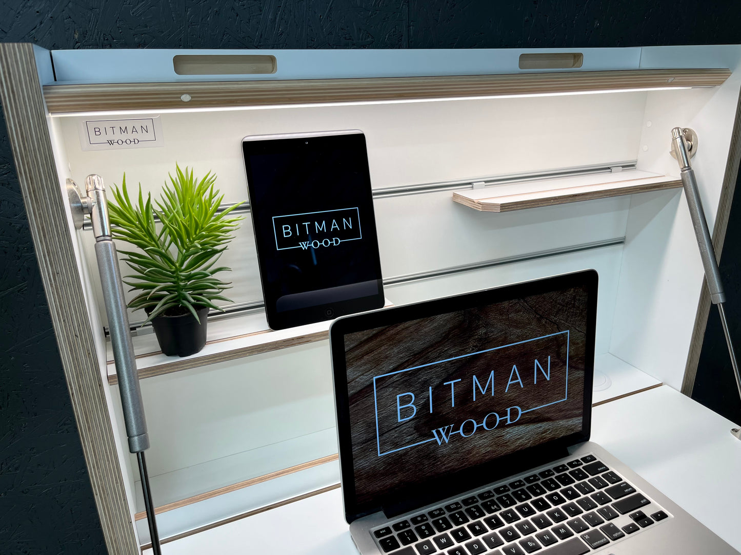 STANDING DESK• Premium White
