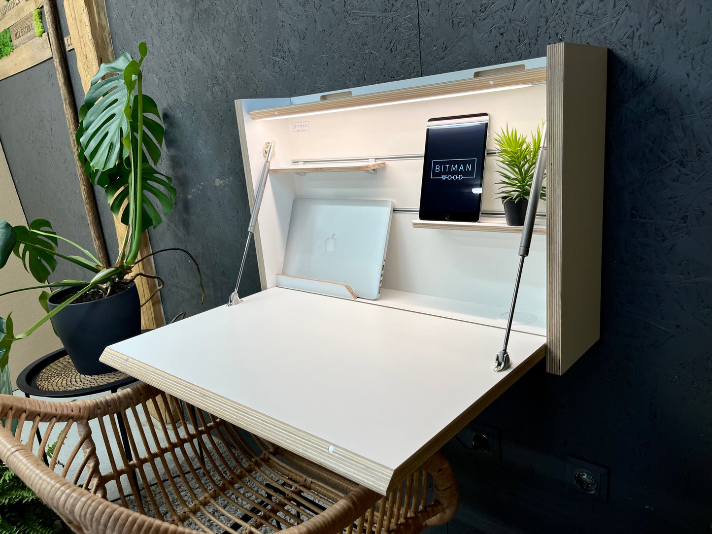 STANDING DESK• Premium White