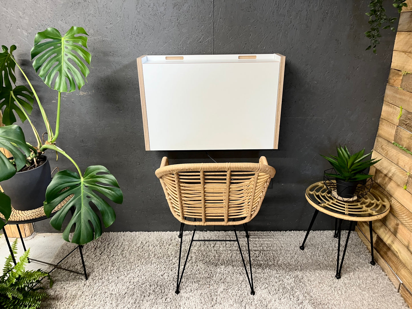 STANDING DESK• Premium White