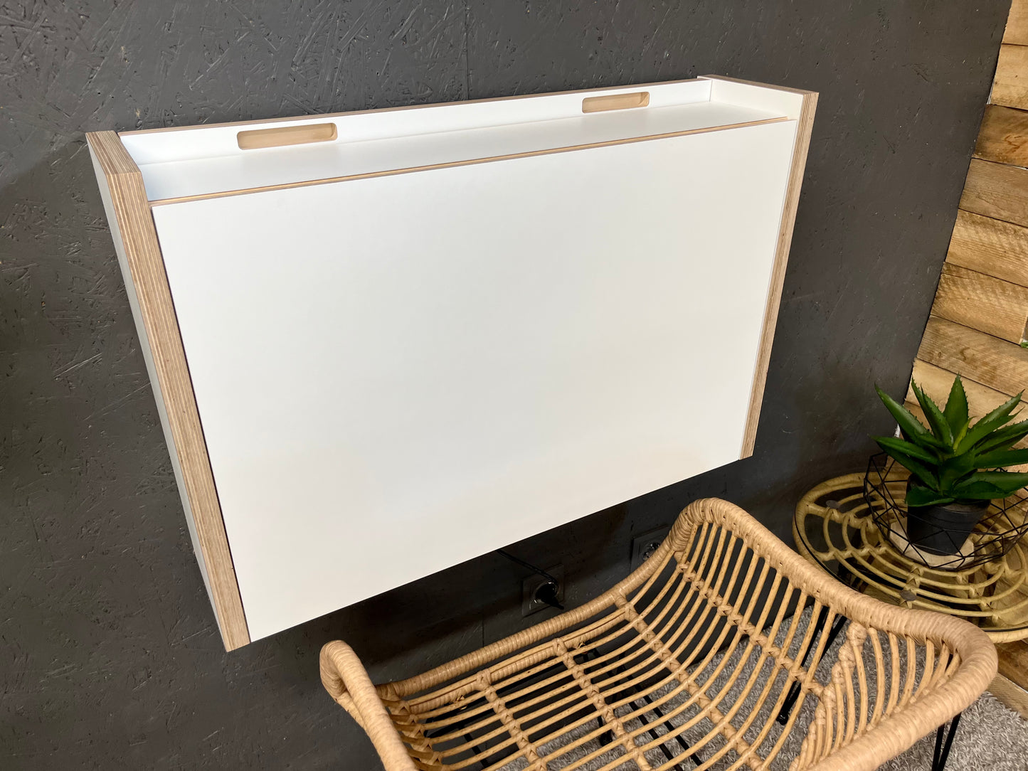 STANDING DESK• Premium White