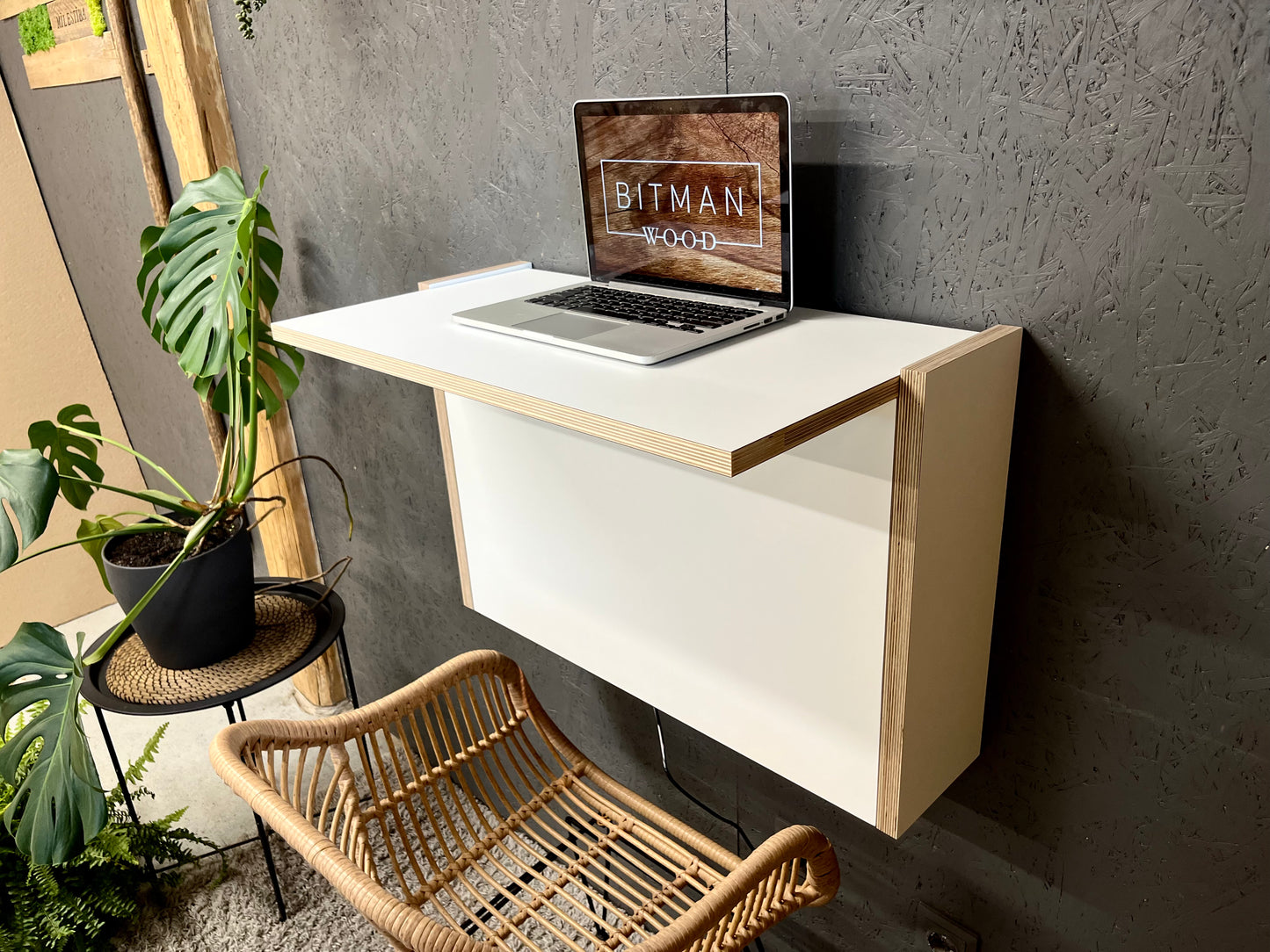 STANDING DESK• Premium White