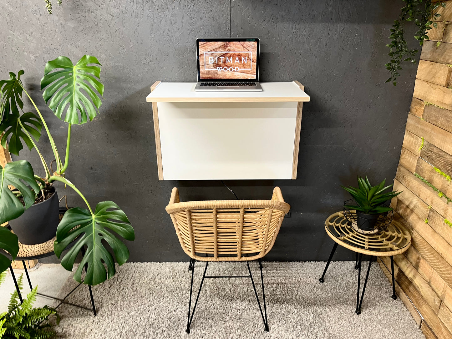 STANDING DESK• Premium White