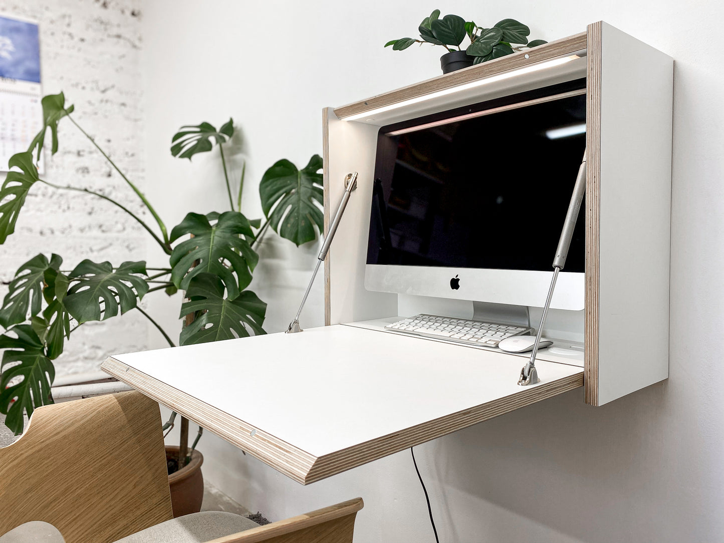21.5" MONITOR DESK• Premium White