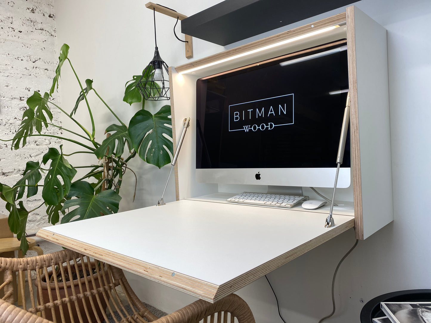 27” MONITOR DESK• Premium White