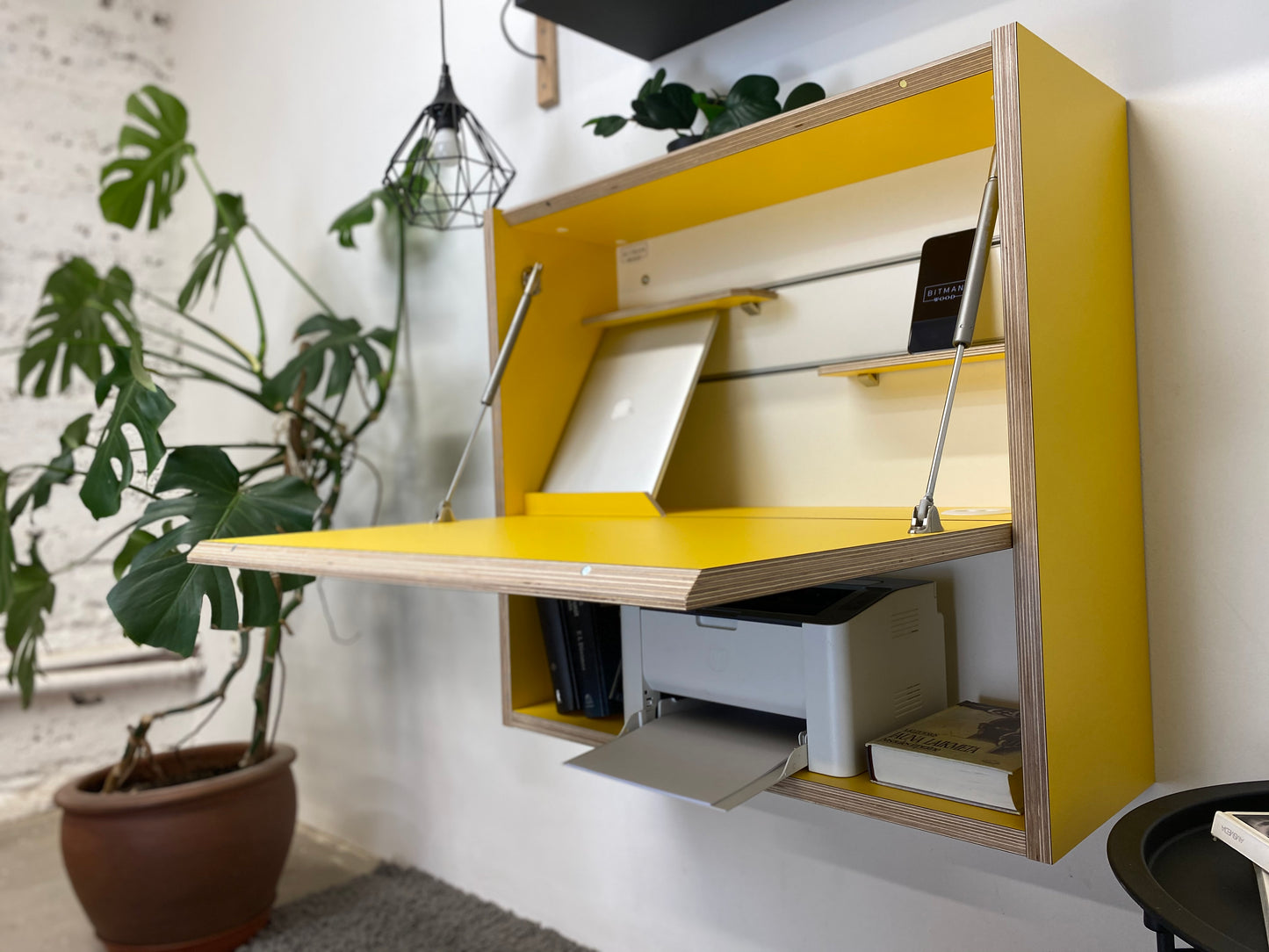 OFFICE DESK• Curry Yellow U163