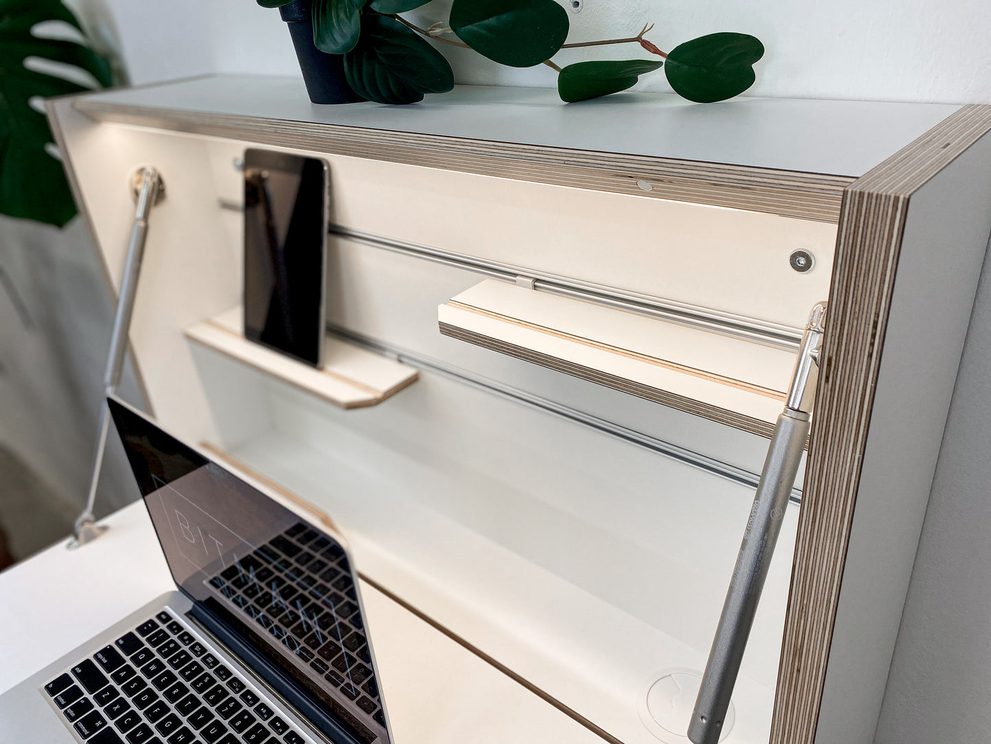 ORIGINAL FOLDING DESK• Premium White