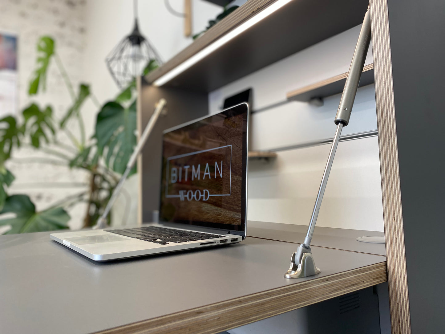 OFFICE DESK• Onyx Grey U960