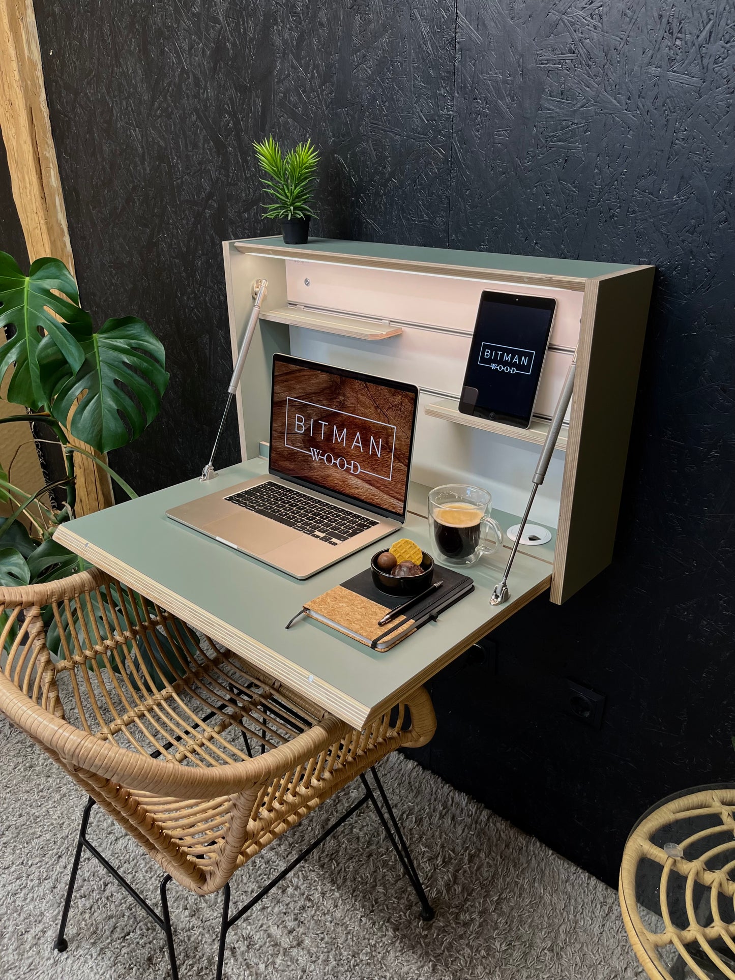 ORIGINAL FOLDING DESK• Reed Green U604