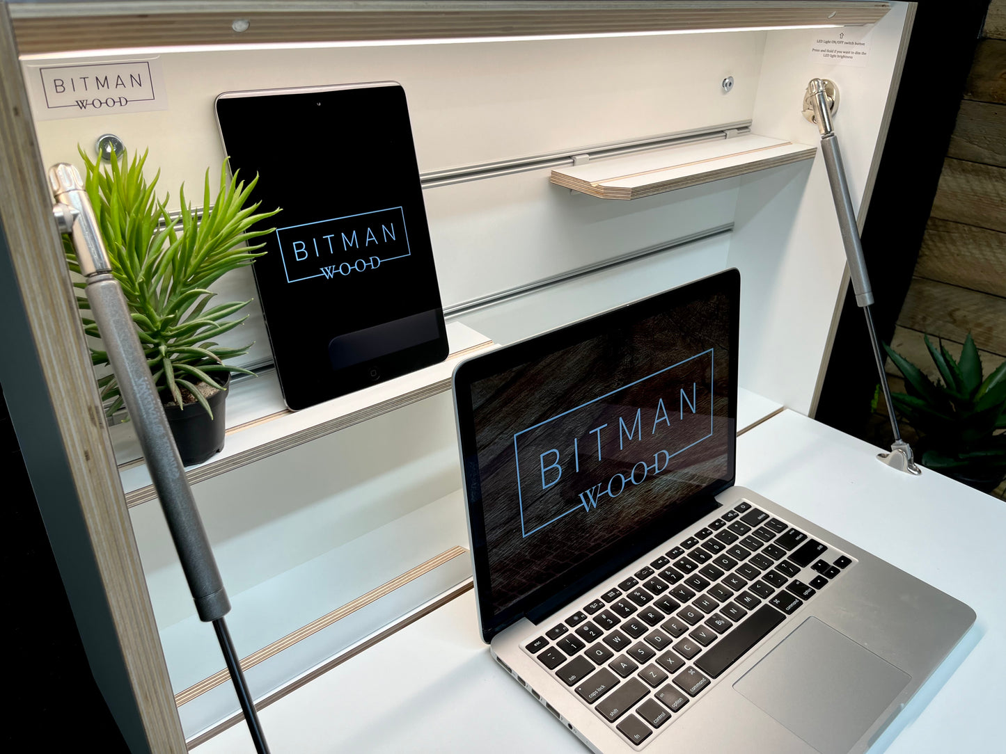ORIGINAL FOLDING DESK• Premium White