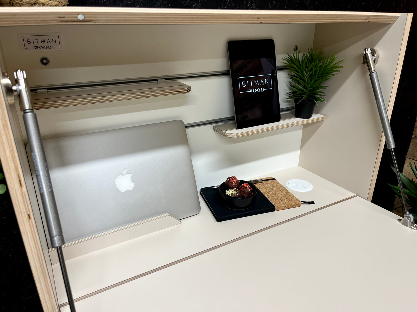 OFFICE DESK• Sand Beige U166