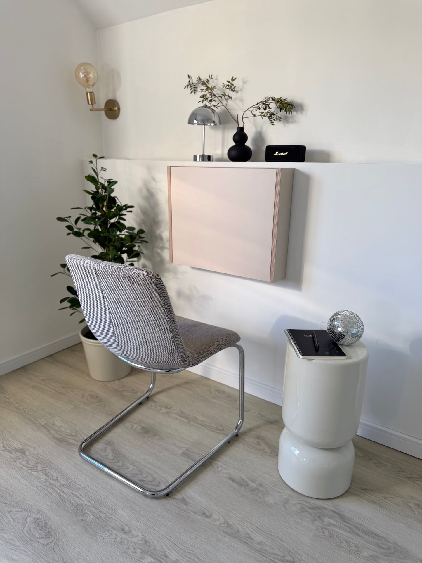 SMALL FOLDING DESK• Sand Beige