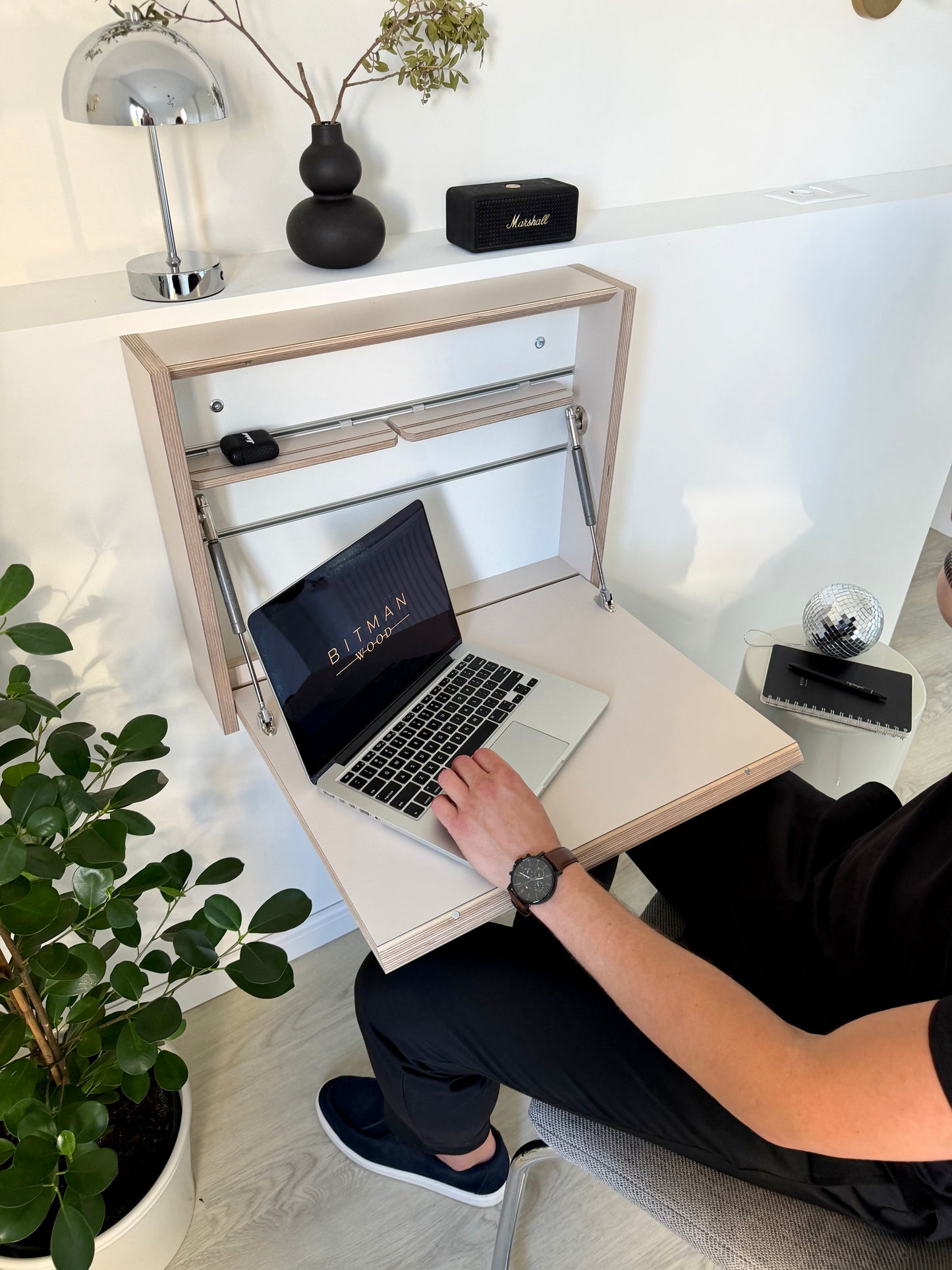 SMALL FOLDING DESK• Sand Beige