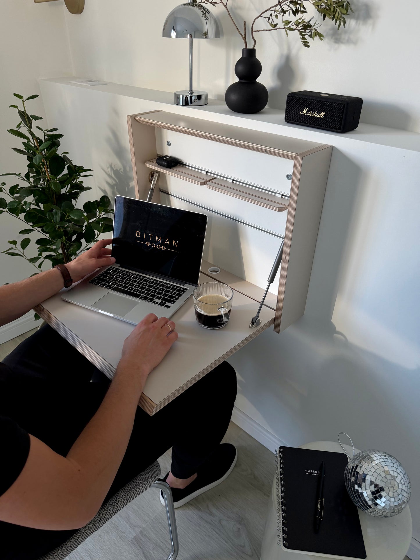 SMALL FOLDING DESK• Sand Beige
