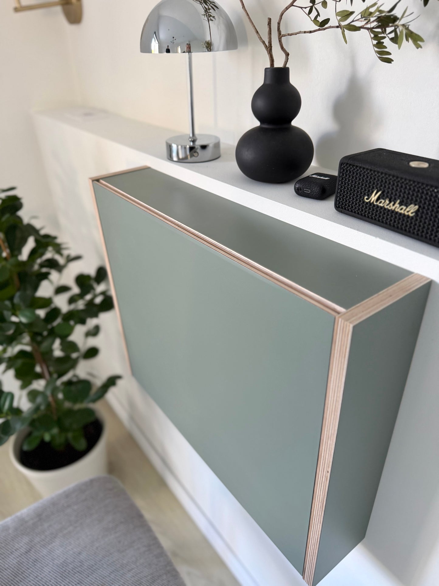 SMALL FOLDING DESK• Reed Green