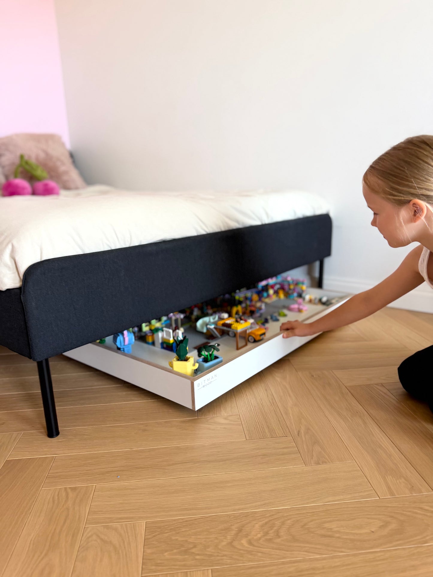 MOBILE PLAY TRAY• White