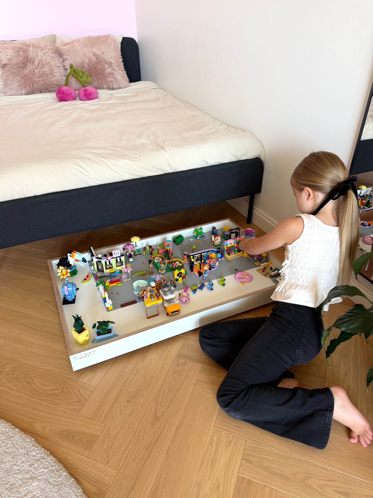 MOBILE PLAY TRAY• White