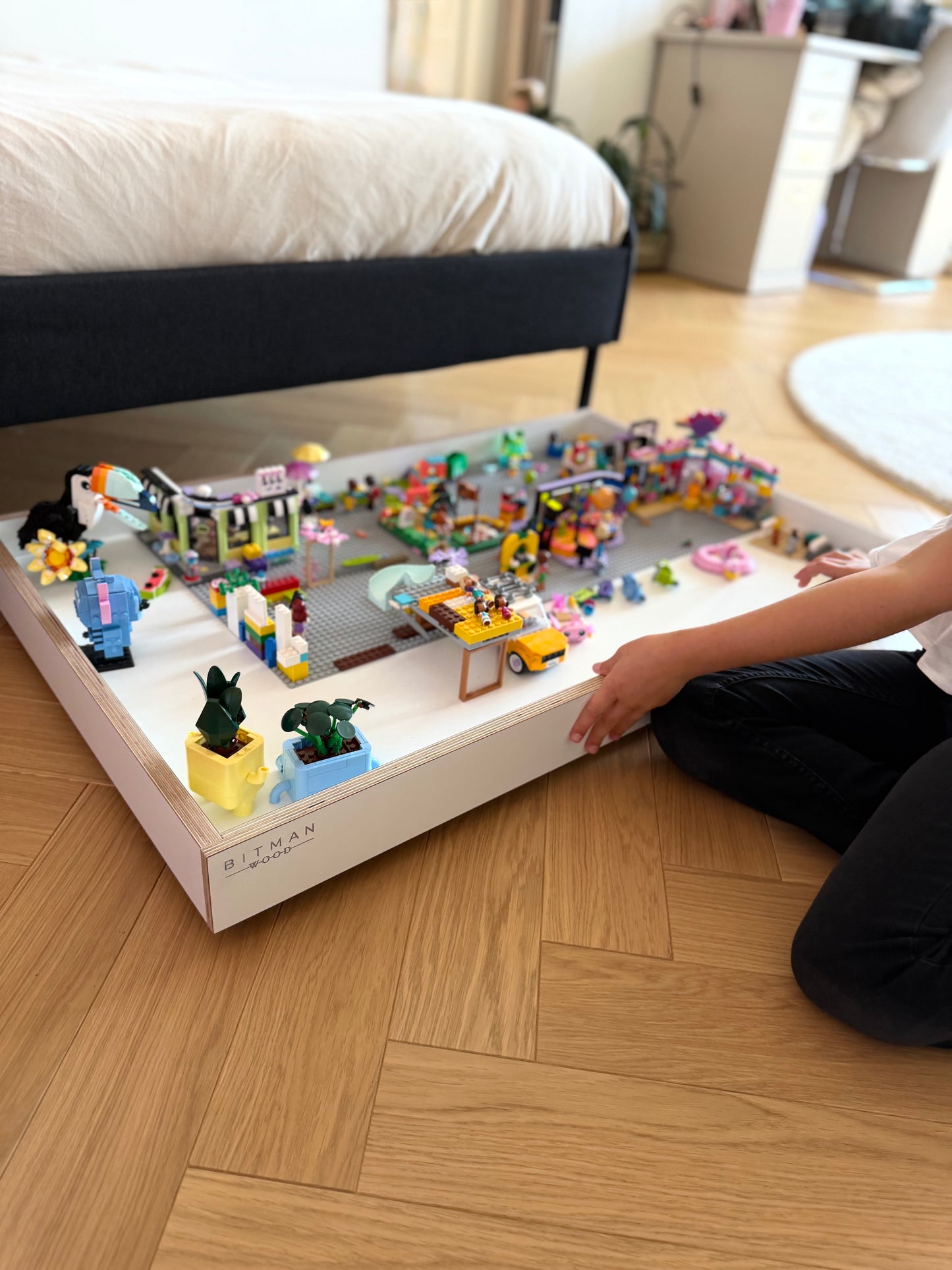 MOBILE PLAY TRAY• White