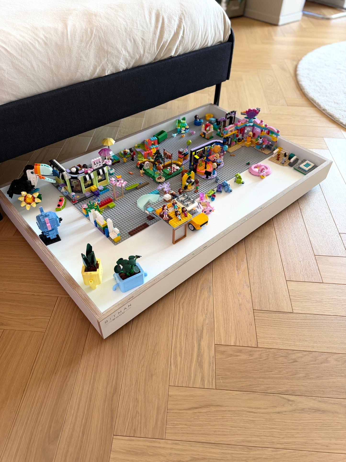 MOBILE PLAY TRAY• White