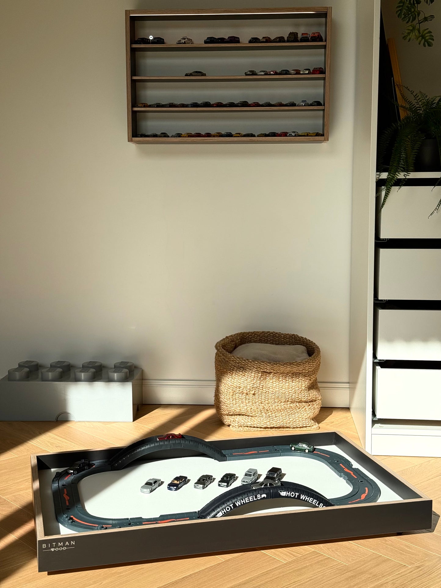 MOBILE PLAY TRAY• Black