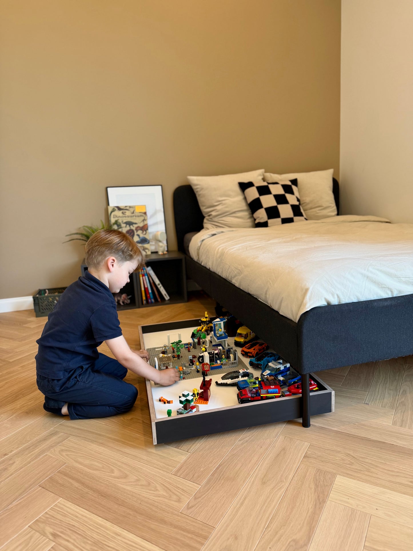 MOBILE PLAY TRAY• Black