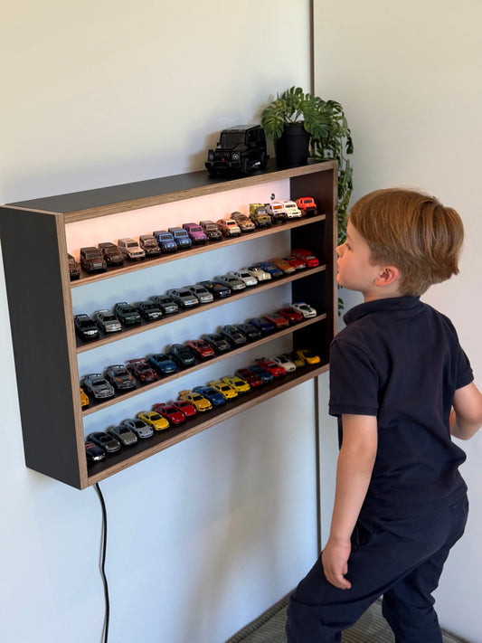 COLLECTOR SHELF• Black