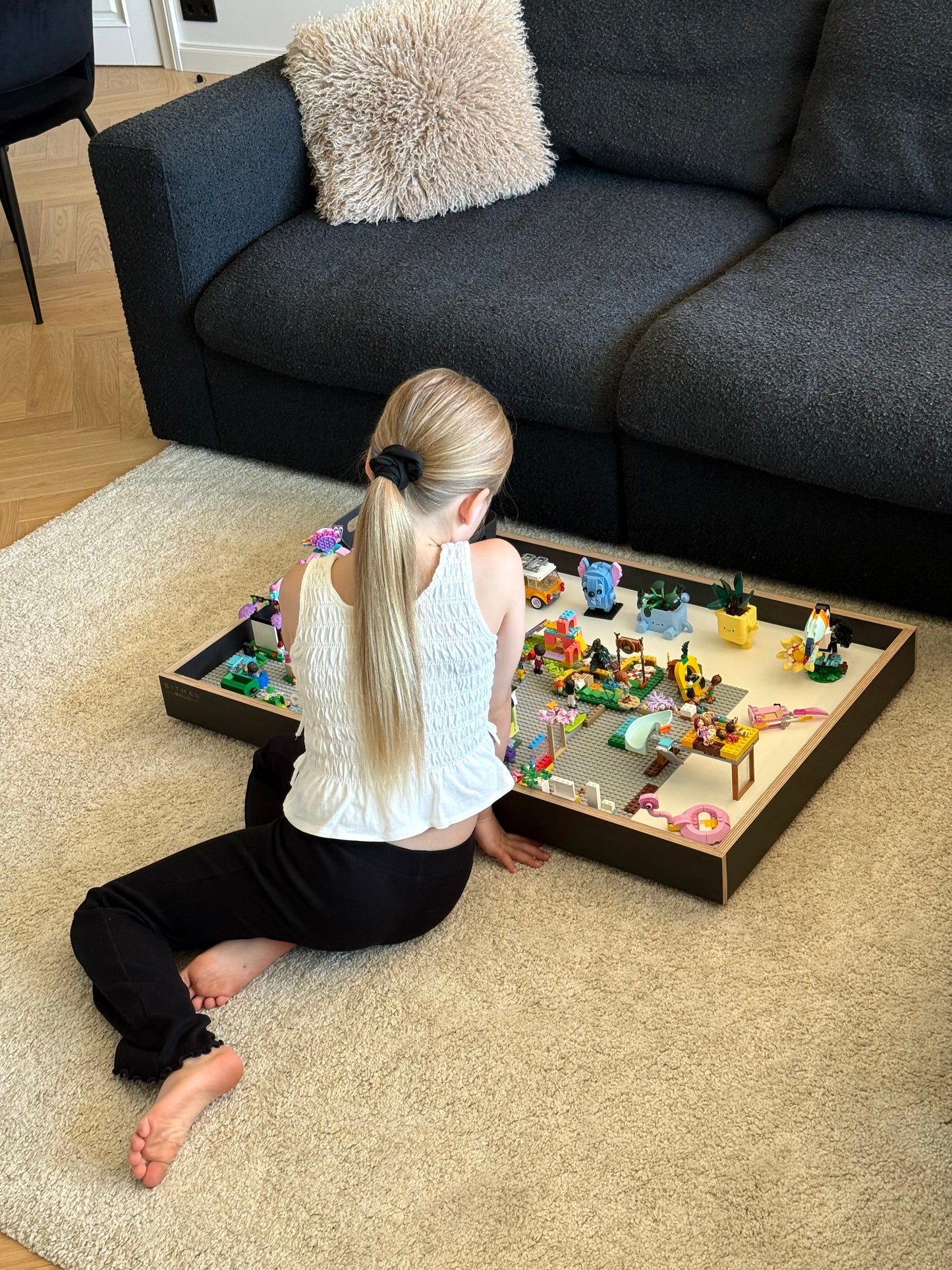 MOBILE PLAY TRAY• Black