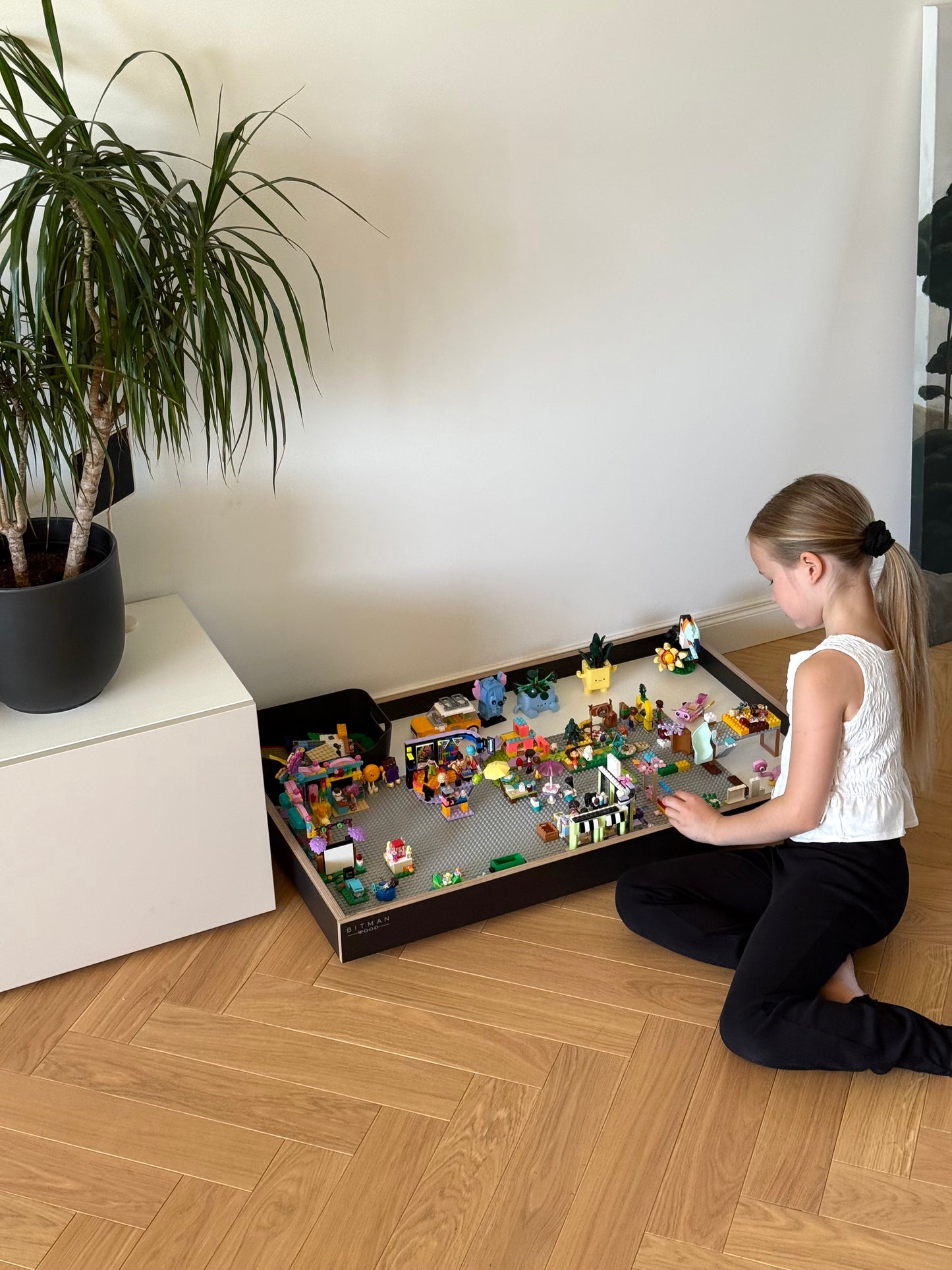 MOBILE PLAY TRAY• Black