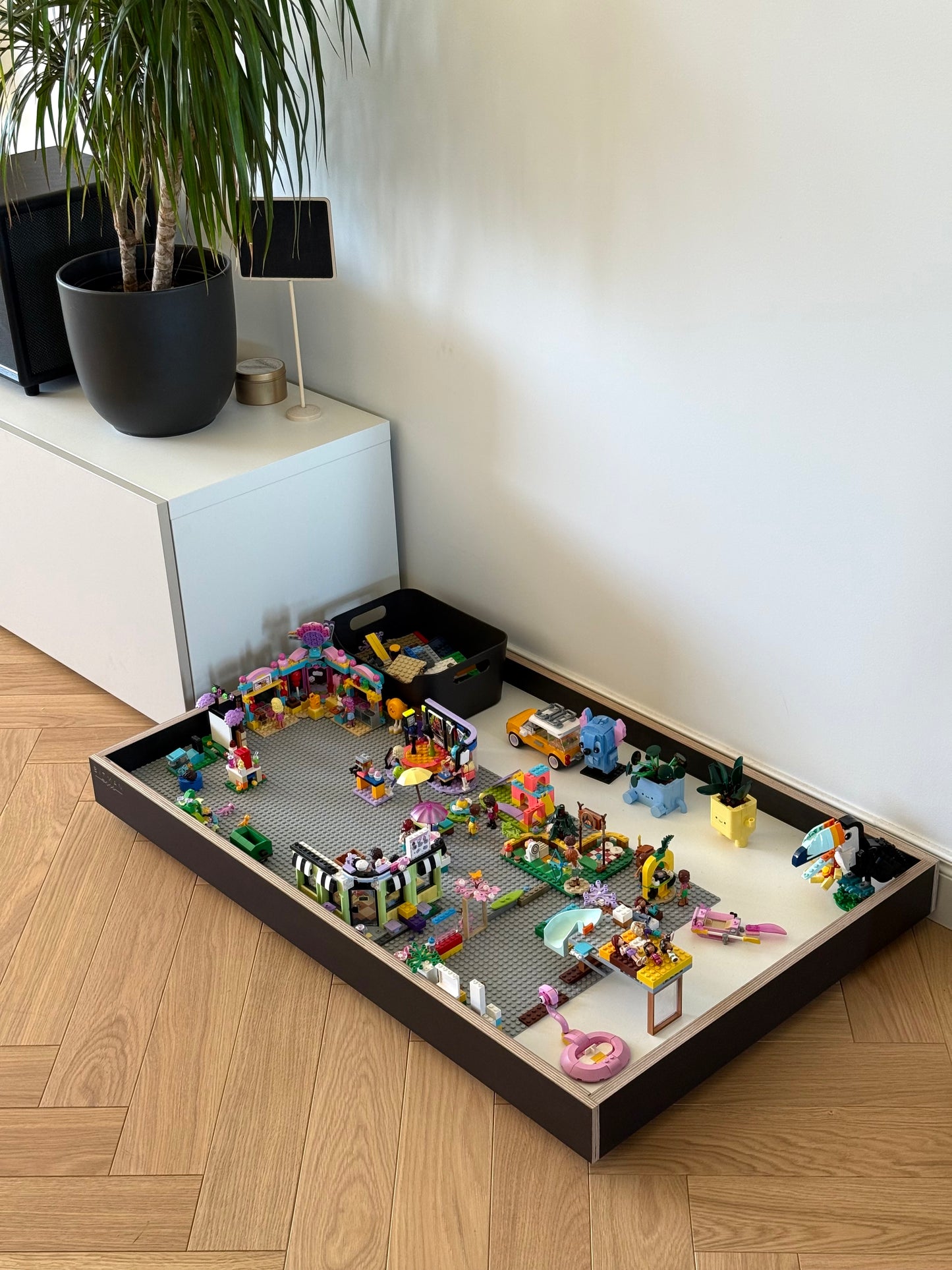 MOBILE PLAY TRAY• Black