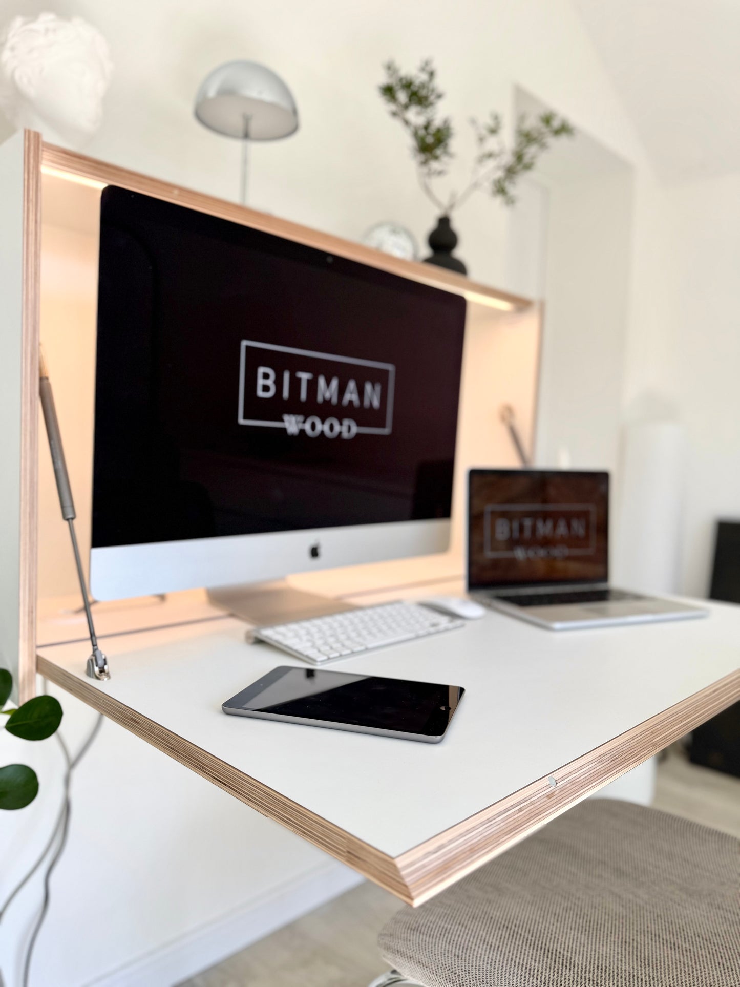 LARGE OFFICE DESK• Premium White
