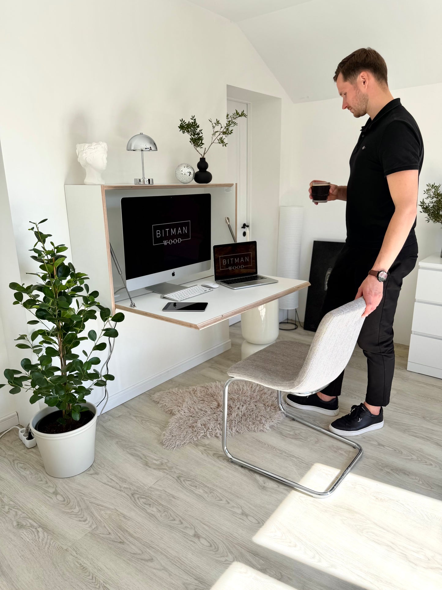 LARGE OFFICE DESK• Premium White