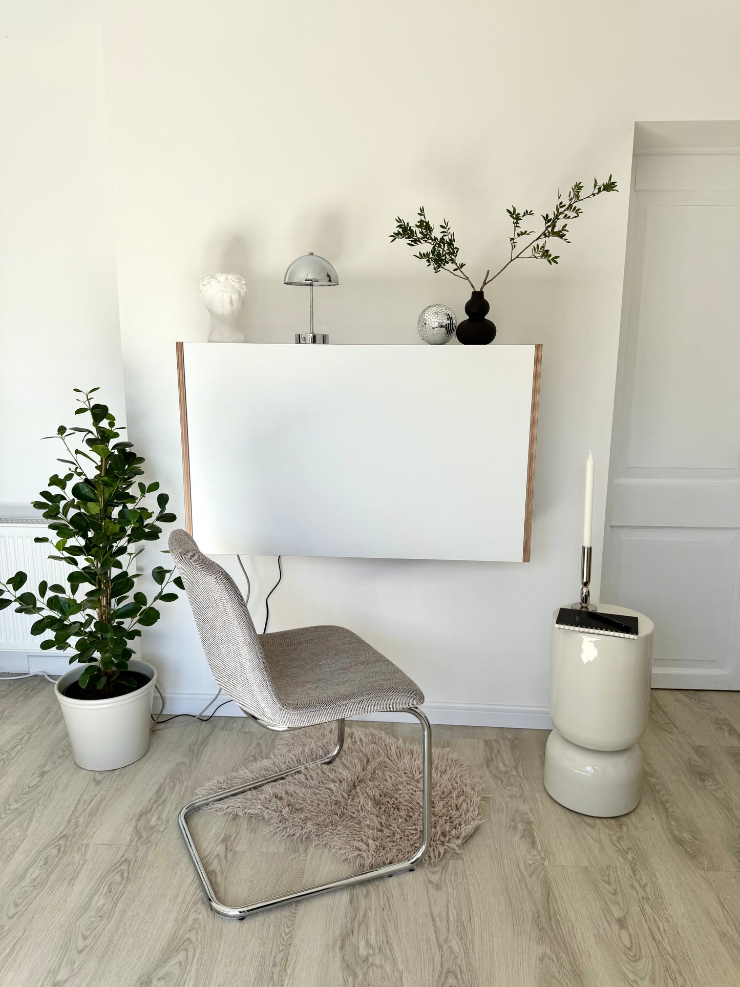 LARGE OFFICE DESK• Premium White