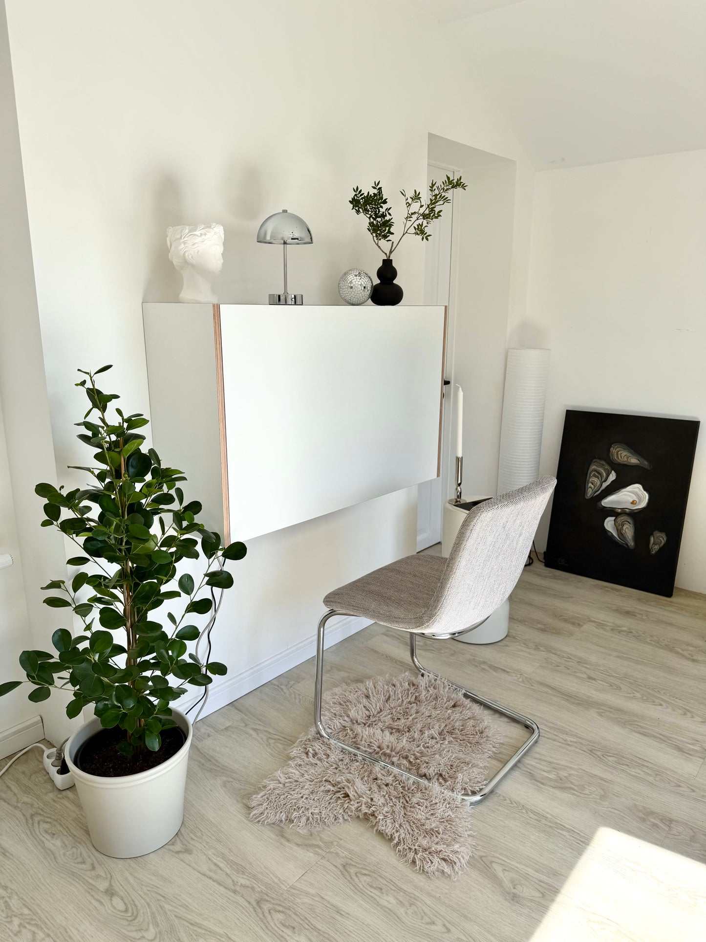 LARGE OFFICE DESK• Premium White