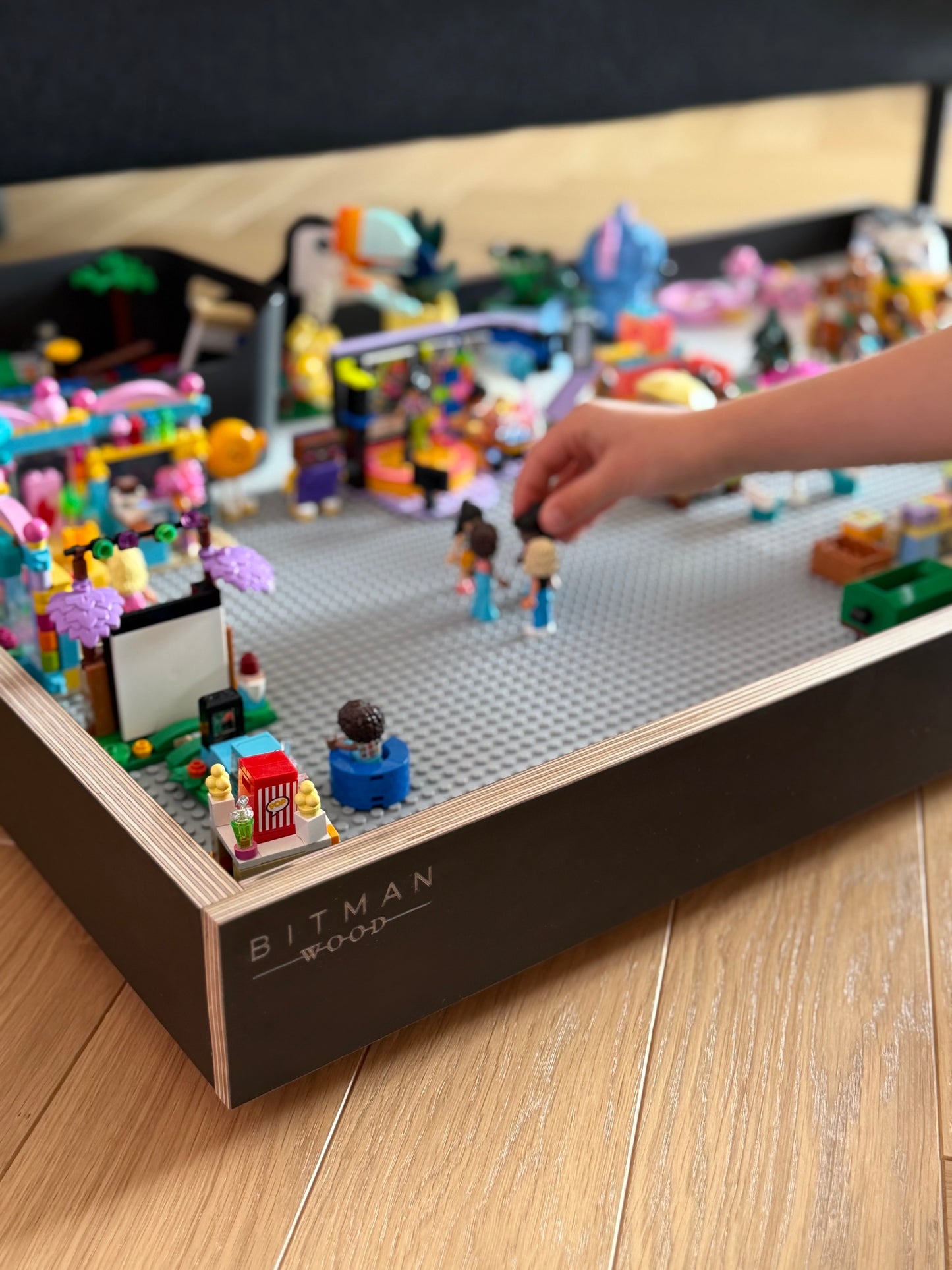 MOBILE PLAY TRAY• Black