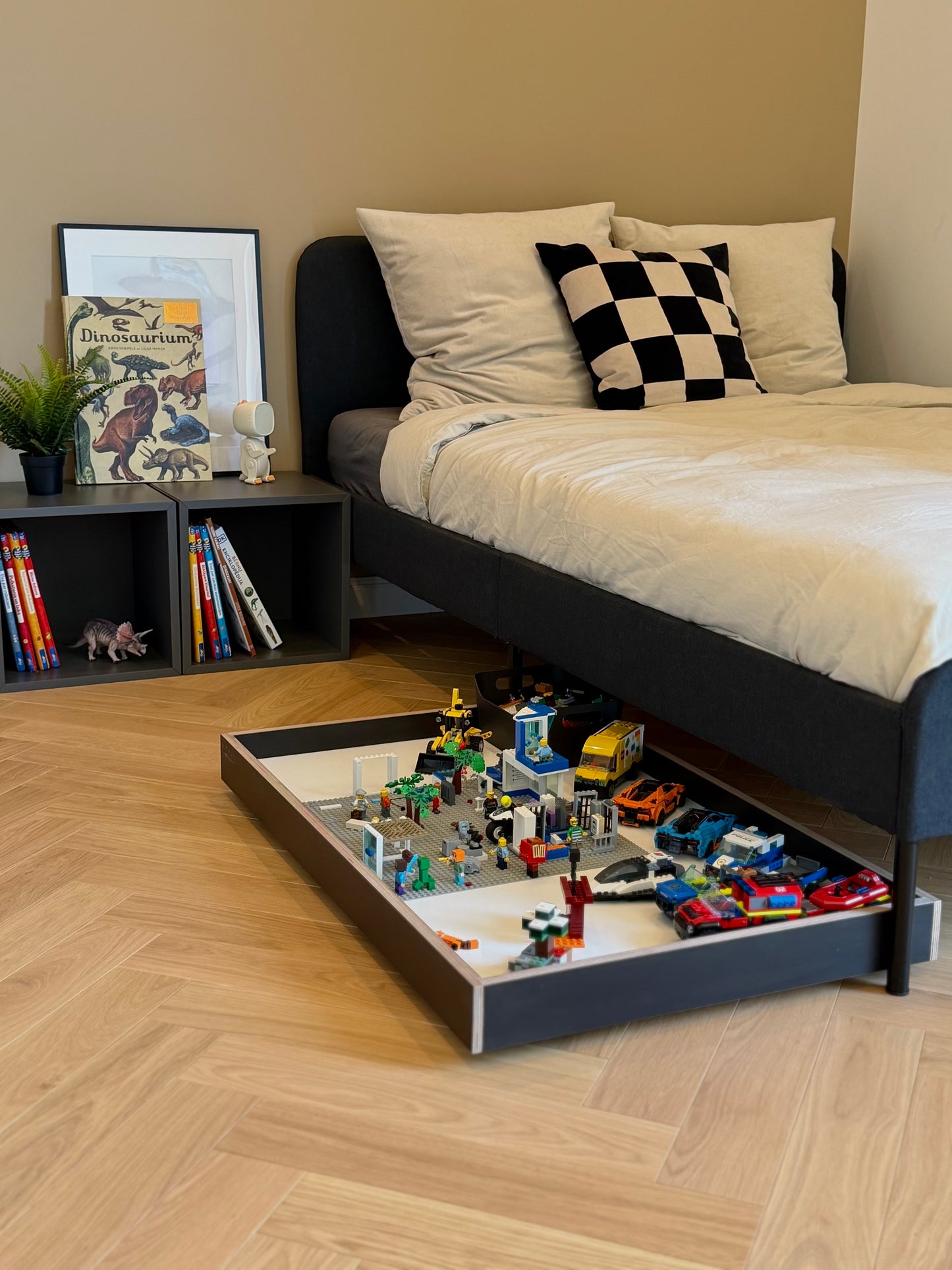 MOBILE PLAY TRAY• Black