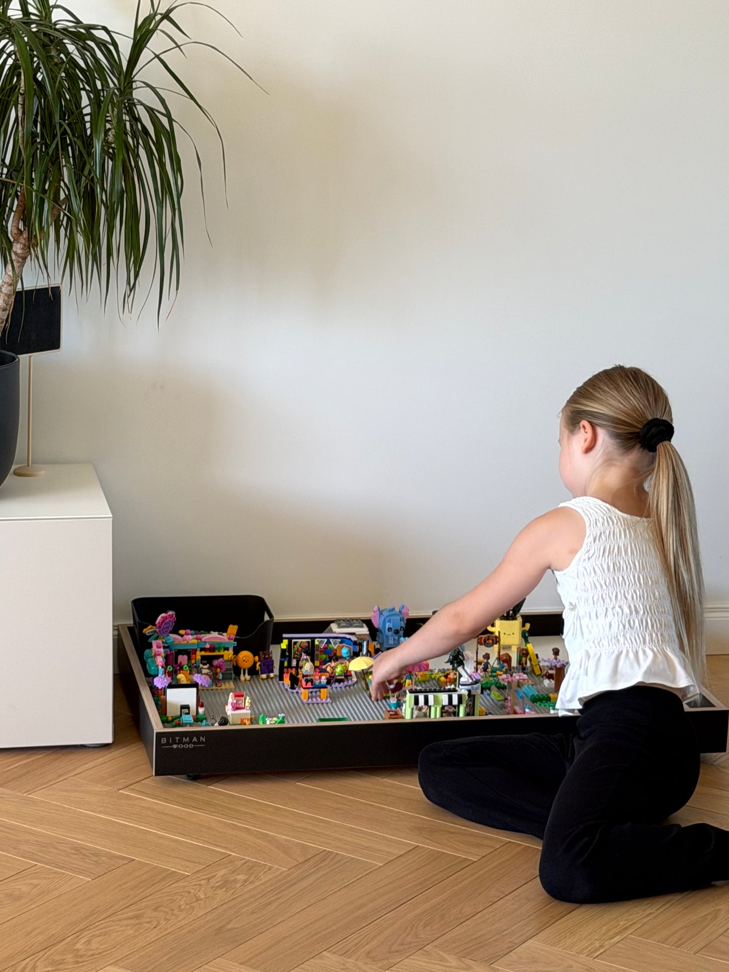 MOBILE PLAY TRAY• Black